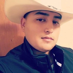 Meet your Posher, Efrain